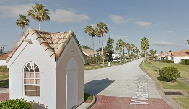 Beach-side updated pool home with a 4 min walk to the beach. in Indialantic