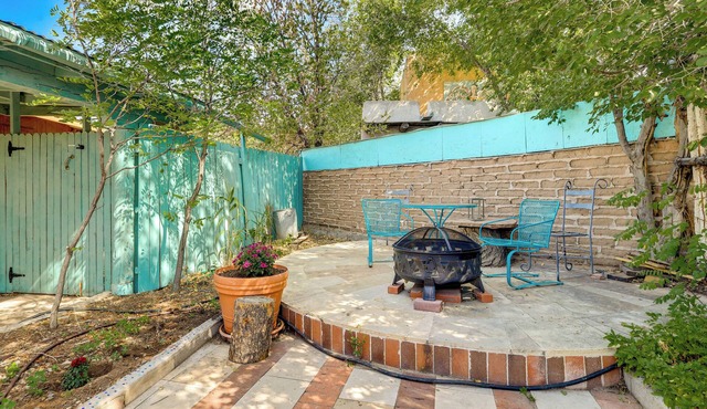 Beautiful Española Retreat w/Patio!