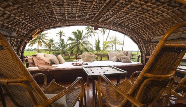Best Kerala Houseboat