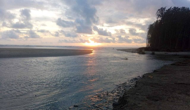 BluBay Waterfront Inani
