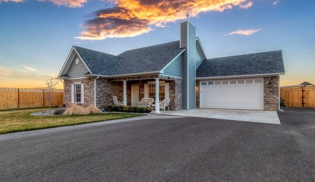 Blue Mountain Bungalow - Country Living near town in Walla Walla