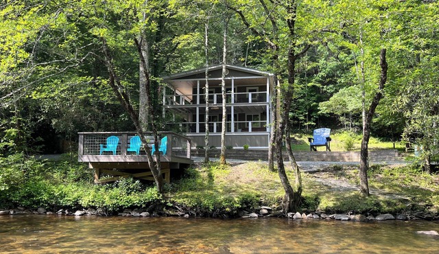 Blue Ridge Riverfront Cabin 2-Level Deck Sleeps 8 in Blue Ridge