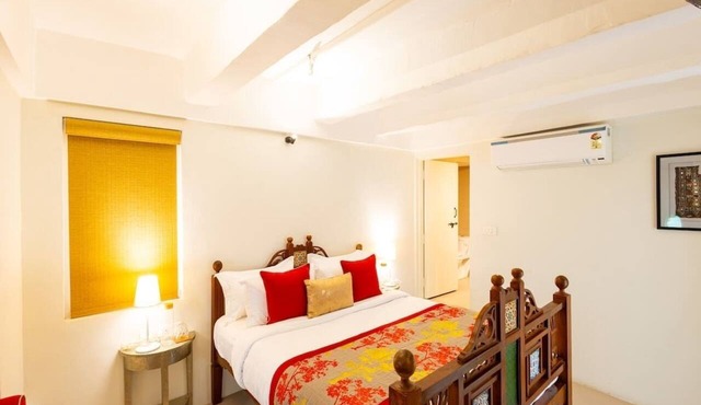 BlueRoot Heritage Home Spacious Room Old city