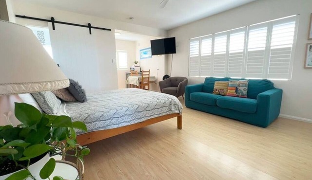 Bronte studio w/water views Sydney's Best Suburb in Bronte