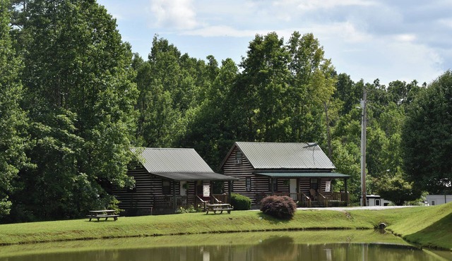 Butterfly Nook | Pondside Cabin Near Laurel River Lake & Cumberland Falls in Corbin