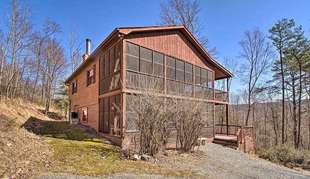 Cabin w/Decks & Fire Pit Near Lost River! in Mathias