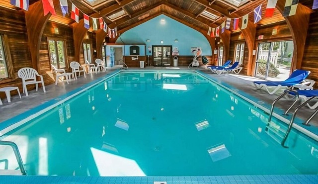 Cape Cod Vibrant 2BR Condo w Indoor Swimming Pool & Games Room in Mashpee