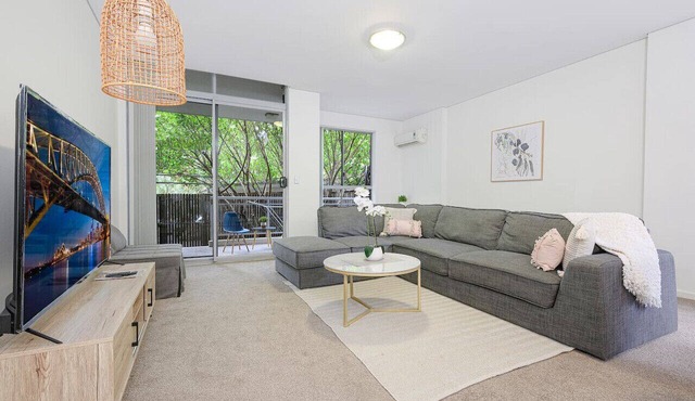 Castle HIll Sweet Modern 3BR Apt with 2 Parking