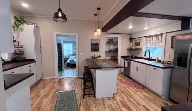 Charming 3-bedroom Craftsman house in delightful Willow Springs, MO in Willow Springs