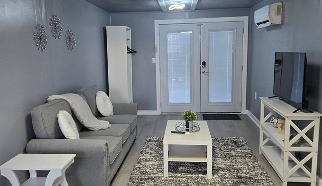 Charming & Cozy 1-bedroom apartment newly renovated in Linthicum Heights. in Linthicum Heights