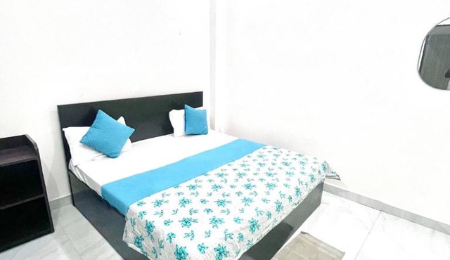Charming Guest Room Retreat in Vrindavan with Modern Comforts