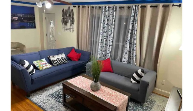 Charming Home Close to DC in Silver Spring