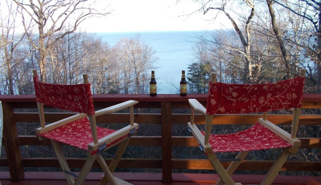 Charming riverfront cabin perfect for a kicked back get-a-way! in Montross