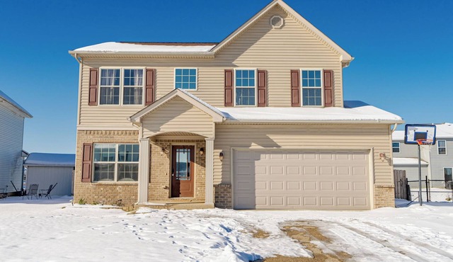 Charming Shepherdsville Cozy Home with Lakeside views in Shepherdsville