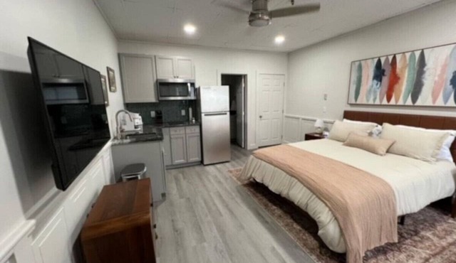 Charming Studio Apartment - Cozy & Convenient! in Fort Fairfield