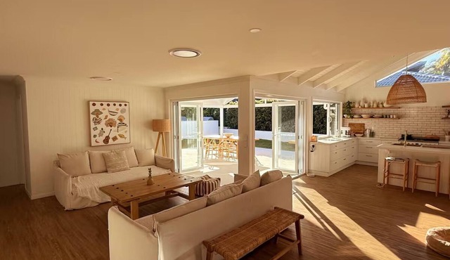 Coastal Escape | Pool & Walk to Beach | Perfect for Summer Holidays in Mooloolaba