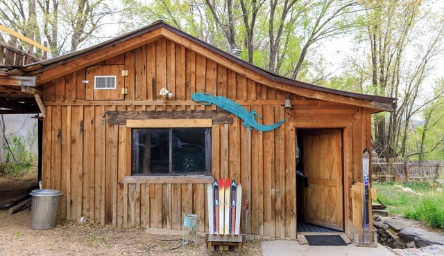 Comfortable Casita centrally located to the myriad of experiences here in Taos! in Ranchos de Taos