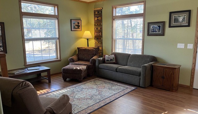 Comfortable home with privacy and acreage and towering pines in Durango