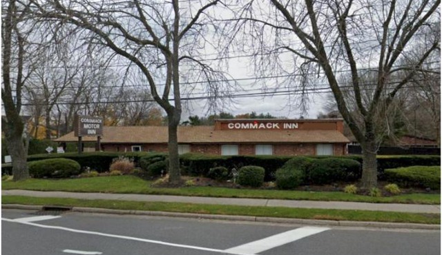 Commack Inn in Commack