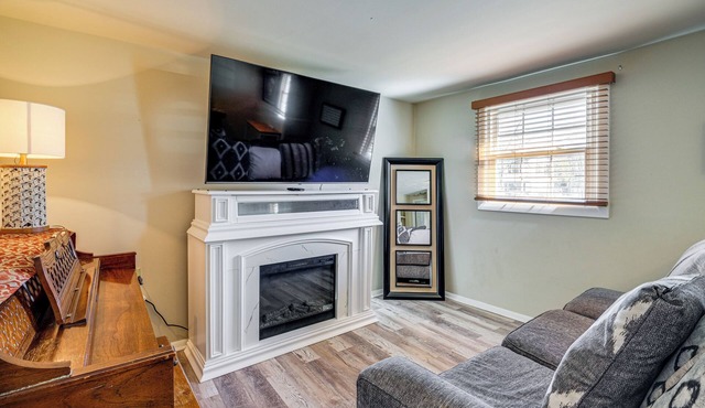 Commuter-Friendly Studio Near DC & Alexandria! in Waldorf