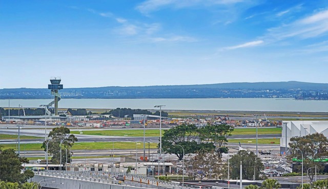 Convenient Airport Getaway: Your Home Away from Home