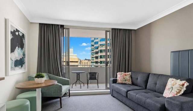 Convenient Cozy Studio Next to Chatswood Station