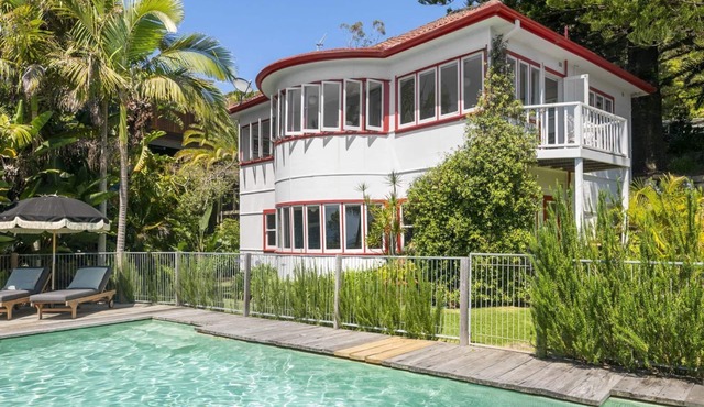 CORAL TREE COTTAGE by Palm Beach Holiday Rentals in Whale Beach