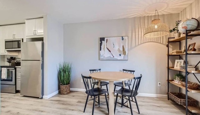 Corner Unit 2 BDR/2.5 BA Lafayette Townhome in Lafayette