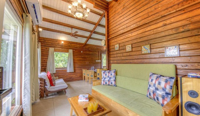 CosmicStays Yotsuba- Luxury Chalet in a Zen Forest
