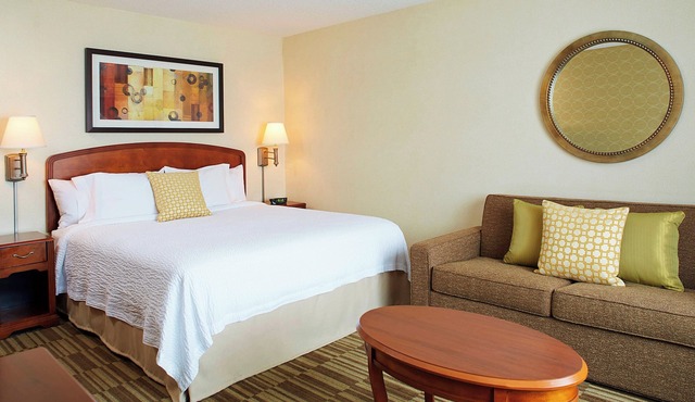 Courtyard by Marriott Boston Natick in Natick