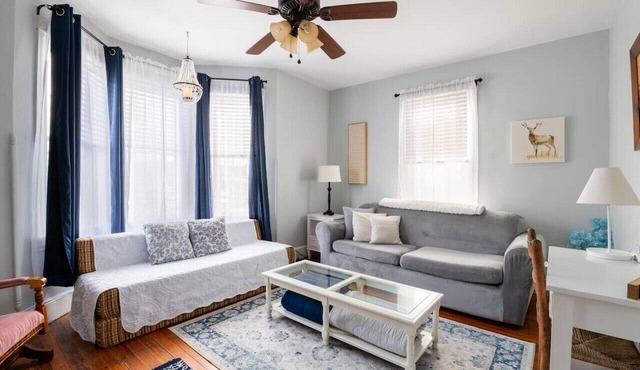 Cozy 2nd Floor3 bedroom unit with off street parking in Sinking Spring