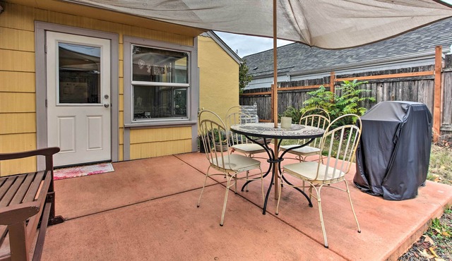 Cozy Eugene Escape w/ Private Yard & Grill! in Eugene