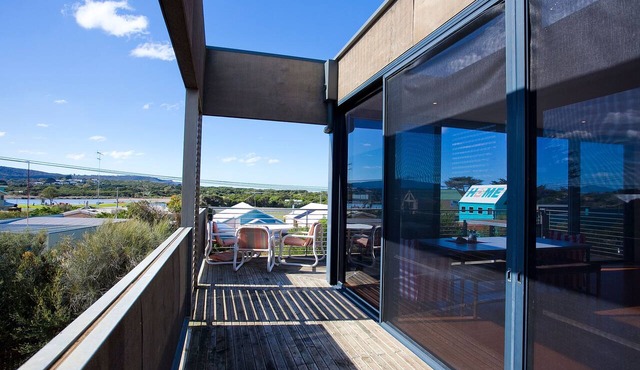 Debonair 1 - At Anglesea in Anglesea