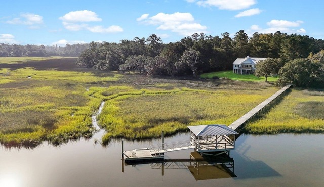 Deep water/Marsh View, Sleeps 10 in Midway