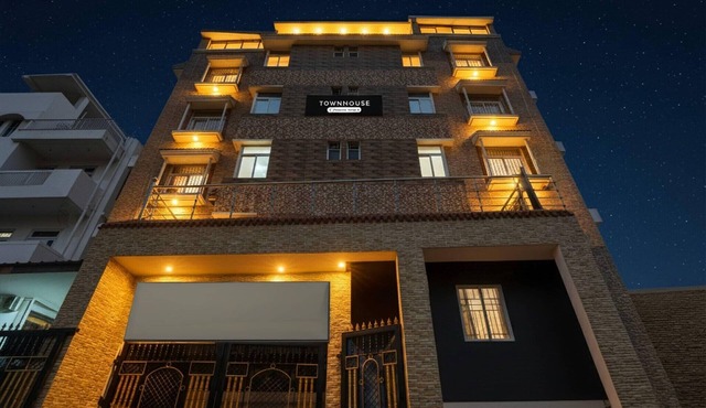 DeluxeHotel Pranjal Inn