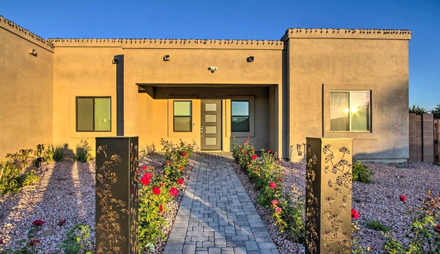 Desert Views, Fire Pit: Serene Phoenix Getaway in Phoenix