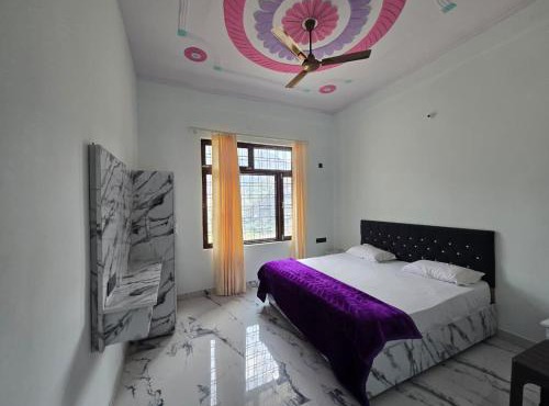 Devoshi Hotel and Restaurant