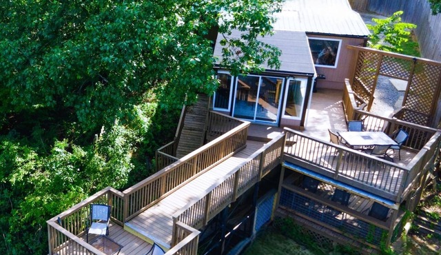Dockside Dreams at Rivers Edge Retreat – 2 bd/1ba Waterfront home on the Coosa River at Lake Weiss (GA/AL line). This updated, newly renovated ranch-style home offers the perfect setting to unplug, recharge and make wonderful lifetime memories! in Cave Spring