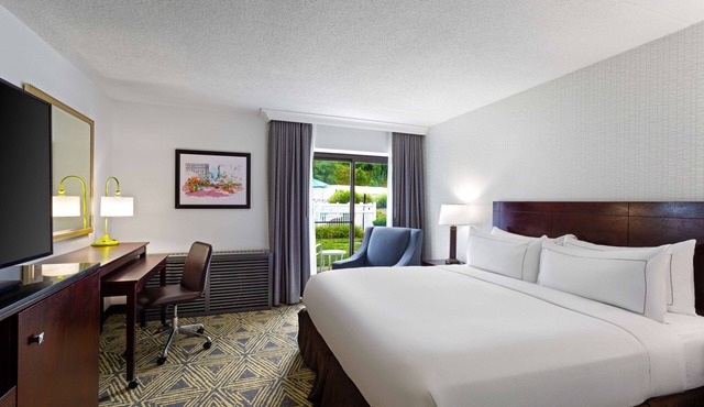 DoubleTree by Hilton Washington Meadow Lands Casino Area in Washington