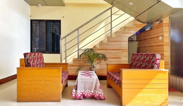 Dream Guest Inn- Couple Bed AC
