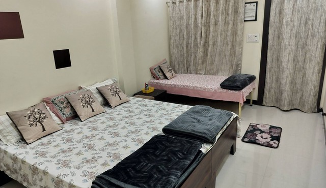 Ekansh Homestay Ujjain