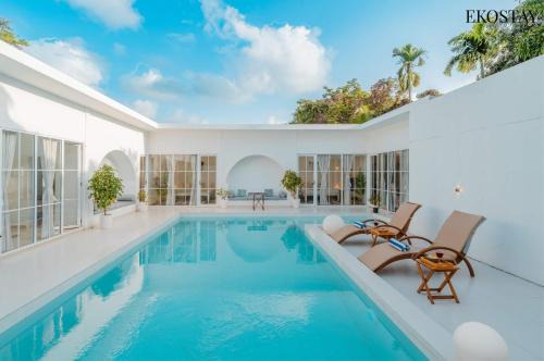 EKOSTAY Gold - Ark Stone Villa