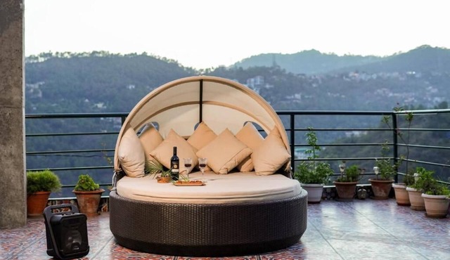 ELIVAAS Dilli House Villa with Pvt pool