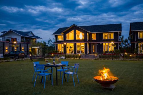 ELIVAAS Signature Esh Cottages Luxury 4BHK with Garden Pool and Entertainment Space