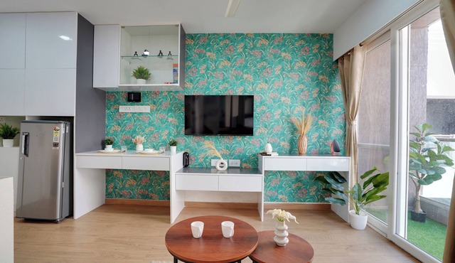 Entire room in viman nagar- near Pune Airport.