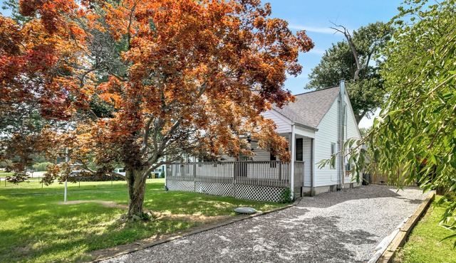 Expansive Beverly Triton Retreat in Edgewater