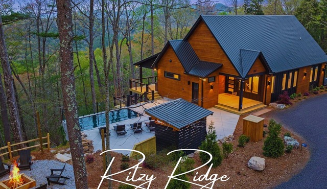 Experience the Ritzy Ridge Retreat Heated Pool HotTub Games Mtn Views Sleep 16 in Blue Ridge