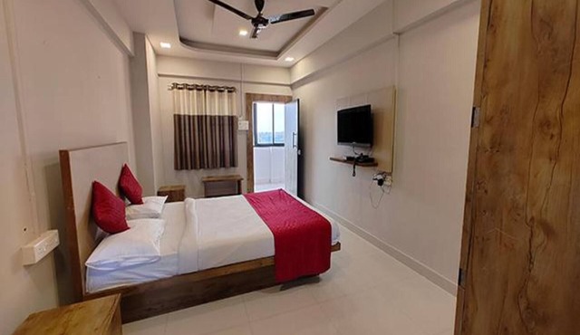 Fabhotel Ace Executive