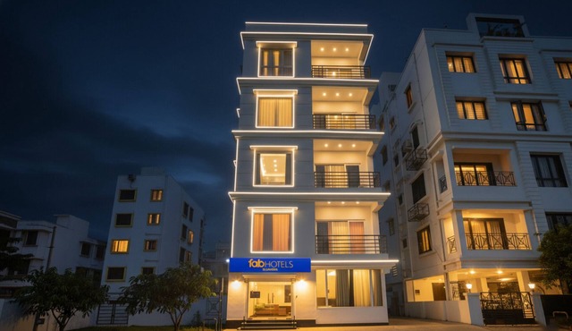 FabHotel Eleanora Inn