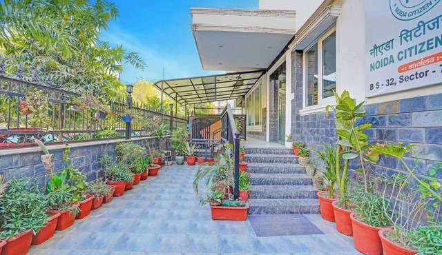 Fabhotel Hm Residency